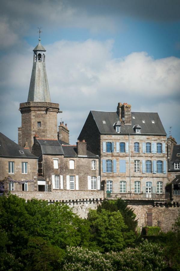 Hotel Particulier Le Mercier De Montigny -Une Nuit Sur Les Remparts- Fougères Pokoj fotografie