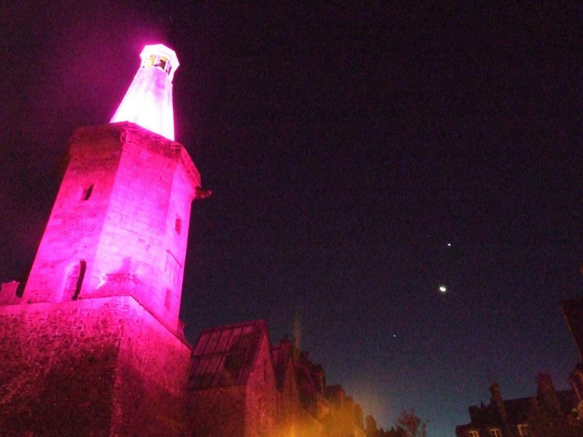 Hotel Particulier Le Mercier De Montigny -Une Nuit Sur Les Remparts- Fougères Exteriér fotografie