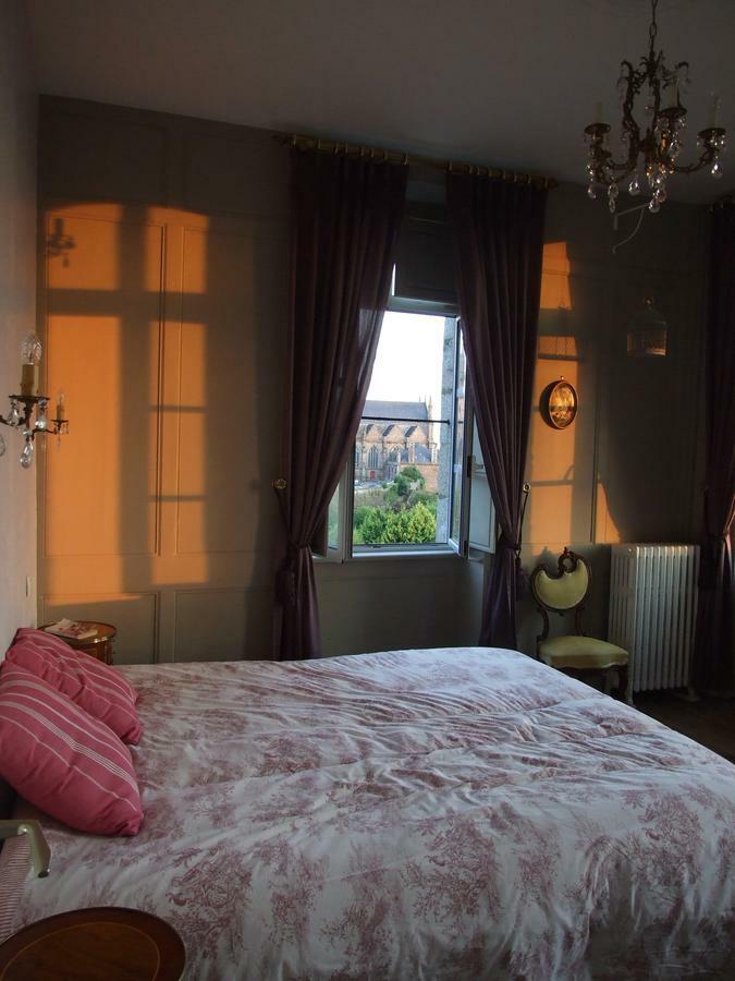 Hotel Particulier Le Mercier De Montigny -Une Nuit Sur Les Remparts- Fougères Exteriér fotografie